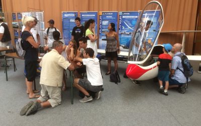 La classe aéro au forum des associations de Challes-Les-Eaux.